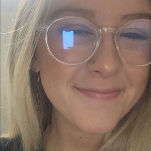 Meet your Posher, Abigail